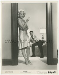 1t898 SYLVIA 8x10.25 still 1965 George Maharis can't take his eyes off of sexy Carroll Baker!