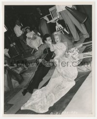 2h477 IT HAD TO BE YOU candid 8x10 still 1947 Ginger Rogers & Cornel Wilde between scenes by Lippman!