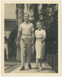 2h563 LESLIE HOWARD deluxe 8x10 still 1936 outdoors holding hands with his 12 year old daughter!