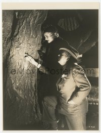 2h688 NO MORE ORCHIDS deluxe 7.5x10 key book still 1932 Carole Lombard & Connolly examine tree!