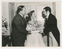 2h740 PRIDE & PREJUDICE candid 8x10.25 still 1940 Olivier says farewell to Garson after filming!