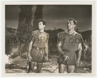 2h836 SPARTACUS 8x10 still 1960 Kirk Douglas & Tony Curtis chained together watching man crucified!