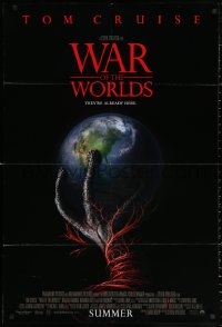 2j965 WAR OF THE WORLDS advance 1sh 2005 Spielberg, alien hand holding Earth, red title design!