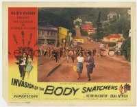 2m520 INVASION OF THE BODY SNATCHERS LC 1956 best far shot of Kevin McCarthy & Dana Wynter running!