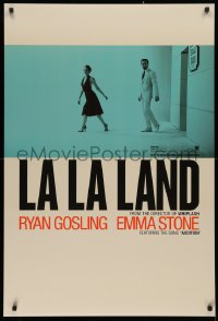2r516 LA LA LAND teaser DS 1sh 2016 great image of Ryan Gosling & Emma Stone leaving stage door!