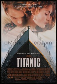 2r890 TITANIC DS 1sh 1997 Leonardo DiCaprio & Winslet, Cameron, collide with destiny!