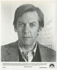 3f0572 DONALD SUTHERLAND signed 8x10 still 1980 head & shoulders portrait from Ordinary People!