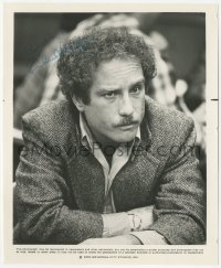 3f0717 RICHARD DREYFUSS signed 8x10 still 1978 close up with his arms crossed in The Big Fix!