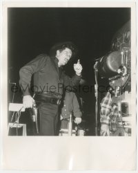 3r0275 HAVE GUN WILL TRAVEL candid TV 8x10.25 still 1960 Richard Boone directing behind the scenes!