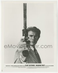 3r0373 MAGNUM FORCE 8x10 still 1973 best image of Clint Eastwood as Dirty Harry holding .44 magnum!
