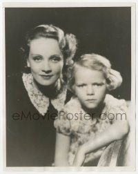 3r0385 MARLENE DIETRICH 7.25x9 news photo 1932 happy portrait with her grumpy daughter Maria!