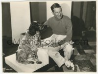 3r0390 MAURICE CHEVALIER candid 7.25x9.5 still 1932 hanging out with his dog between scenes!