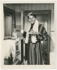 3r0406 MORE THE MERRIER 8x10 still 1943 Joel McCrea during getting ready in the morning sequence!
