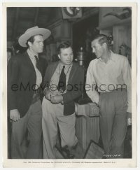 3r0567 TEXAS RANGERS candid 8.25x10 still 1936 Gary Cooper visits King Vidor & Fred MacMurray on set!