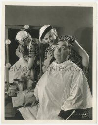 3r0574 THELMA TODD/IRVIN S. COBB 8x10.25 still 1930s she gives him a lesson in face makeup by Stax!