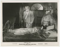 3r0585 TOUCH OF EVIL 8x10.25 still 1958 director/star Orson Welles over Janet Leigh laying in bed!