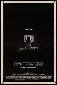 3t1029 POLTERGEIST studio style 1sh 1982 Tobe Hooper, Steven Spielberg, the first real ghost story!