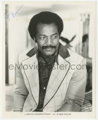 3y0318 JIM BROWN signed 8x10 still 1973 the football legend in cool suit in Slaughter's Big Ripoff