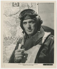 3z0471 TWELVE O'CLOCK HIGH 8.25x10 still 1950 best portrait of Gregory Peck smoking in aviator gear!