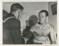 3z0192 HENRY FONDA 7.25x9 news photo 1942 taking his physical before joining the U.S. Navy!