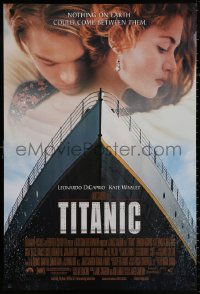 4a1134 TITANIC DS 1sh 1997 Leonardo DiCaprio, Kate Winslet, directed by James Cameron!