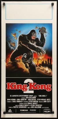 4f0578 KING KONG LIVES Italian locandina 1986 great artwork of huge unhappy ape attacked by army!