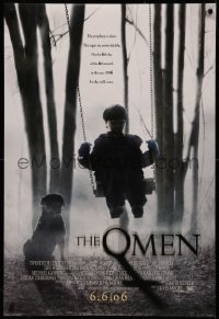 4j1005 OMEN style B int'l advance DS 1sh 2006 Liev Schreiber, completely different horror image!