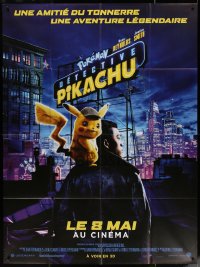 4k1182 POKEMON: DETECTIVE PIKACHU advance French 1p 2019 c/u of Justice Smith & Pikachu on roof!