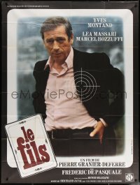 4k1245 SON French 1p 1973 great close up of Yves Montand with target on his chest!