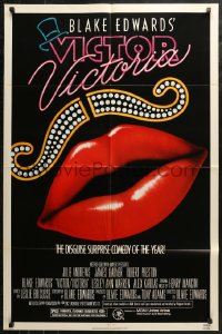 4m1315 VICTOR VICTORIA 1sh 1982 Julie Andrews, Blake Edwards, cool lips & mustache art by John Alvin!