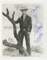 4p0627 WILL HUTCHINS signed 8x10 REPRO still 1960s full-length cowboy portrait from Sugarfoot!