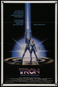 4s1164 TRON 1sh 1982 Walt Disney sci-fi, Jeff Bridges in a computer, special effects, rare style!