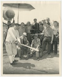 4w0981 BABE RUTH STORY candid deluxe 8x10 still 1948 crew films William Bendix with baseball bat!