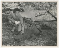 4w1656 SONG OF INDIA candid 8.25x10 still 1949 great c/u of Sabu looking over his crocodile co-star!