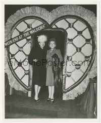 4w1755 WEEK-END AT THE WALDORF 8.25x10 still 1945 great image of Lana Turner with her mother!