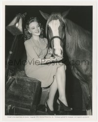 4w1783 WOLF MAN candid 8x10 still 1941 Evelyn Ankers giving lump of sugar to gypsy horse extra!