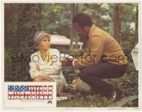 4w0689 NASHVILLE int'l LC #4 1975 Robert DoQui kneeling by Barbara Harris outdoors, Robert Altman!