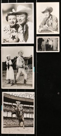 4x0905 LOT OF 5 ROY ROGERS NEWS PHOTOS, CANDID PHOTO, AND SNAPSHOT 1950s some with Dale Evans!