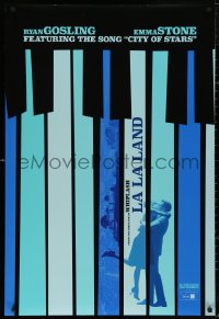5b0978 LA LA LAND teaser DS 1sh 2016 Ryan Gosling, Emma Stone in piano keys, City of Stars!