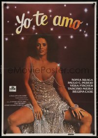 5b0734 I LOVE YOU Spanish 1984 great different full-length image of sexy Brazilian Sonia Braga!