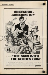 5g0841 MAN WITH THE GOLDEN GUN pressbook 1974 art of Roger Moore as James Bond by Robert McGinnis!