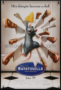 5h1065 RATATOUILLE advance DS 1sh 2007 Disney/Pixar cartoon, great image of mouse with knives!