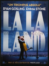 5j0364 LA LA LAND teaser French 15x21 2017 great image of Ryan Gosling & Emma Stone embracing over city!