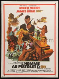 5j0368 MAN WITH THE GOLDEN GUN French 16x21 R1980s art of Roger Moore as James Bond by Robert McGinnis