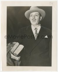 5k0142 DALTON TRUMBO 7.25x9 news photo 1948 leaving court after being asked if he's a Communist!