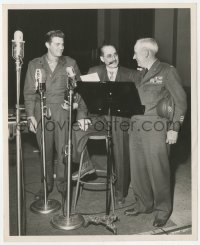 5k0266 GROUCHO MARX 8.25x10 radio still 1950s on ABC with two military men, one very decorated!