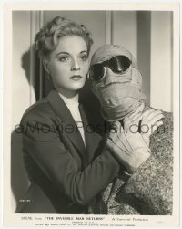 5k0313 INVISIBLE MAN RETURNS 8x10.25 still 1940 great close up of Vincent Price holding Nan Grey!