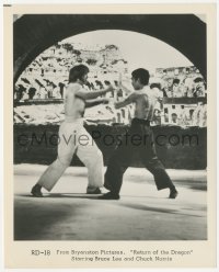 5k0507 RETURN OF THE DRAGON 8.25x10 still 1972 great image of Bruce Lee & Chuck Norris fighting!