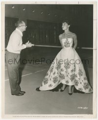 5k0536 SABRINA candid 8.25x10 still 1954 Audrey Hepburn, Hollywood's new Golden Girl w/Billy Wilder!