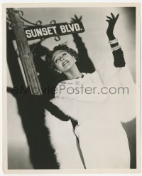 5k0603 SUNSET BOULEVARD 8.25x10 still 1950 publicity portrait of Gloria Swanson by street sign!